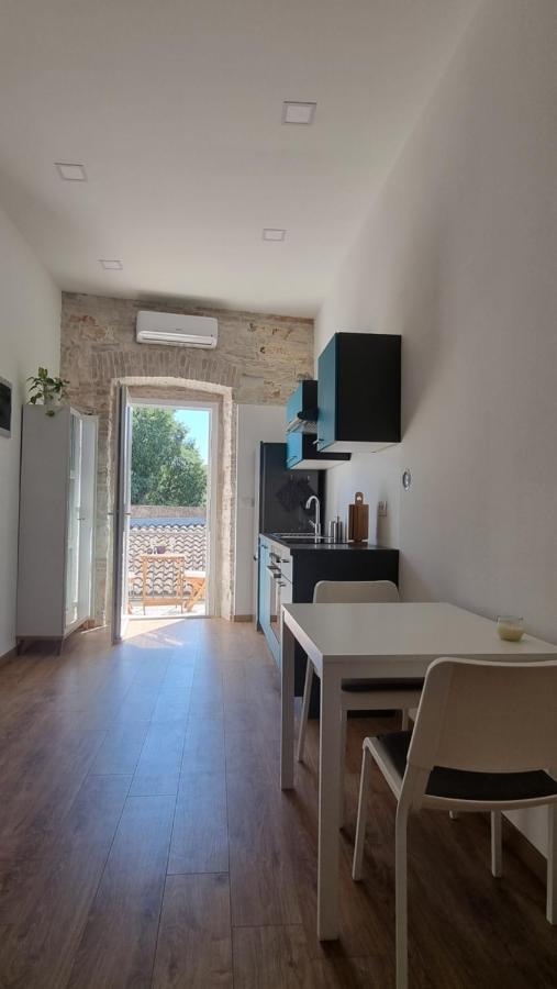 Central Studio Apartment Pula Extérieur photo