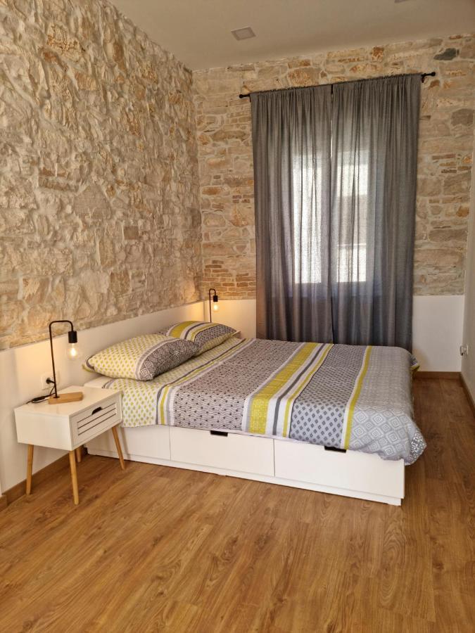 Central Studio Apartment Pula Extérieur photo
