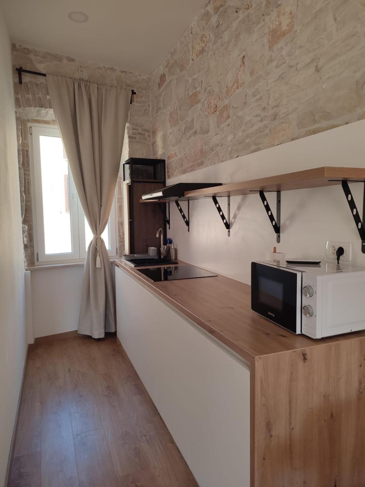 Central Studio Apartment Pula Extérieur photo